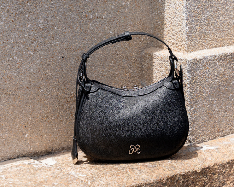 Omi bag lifestyle photo